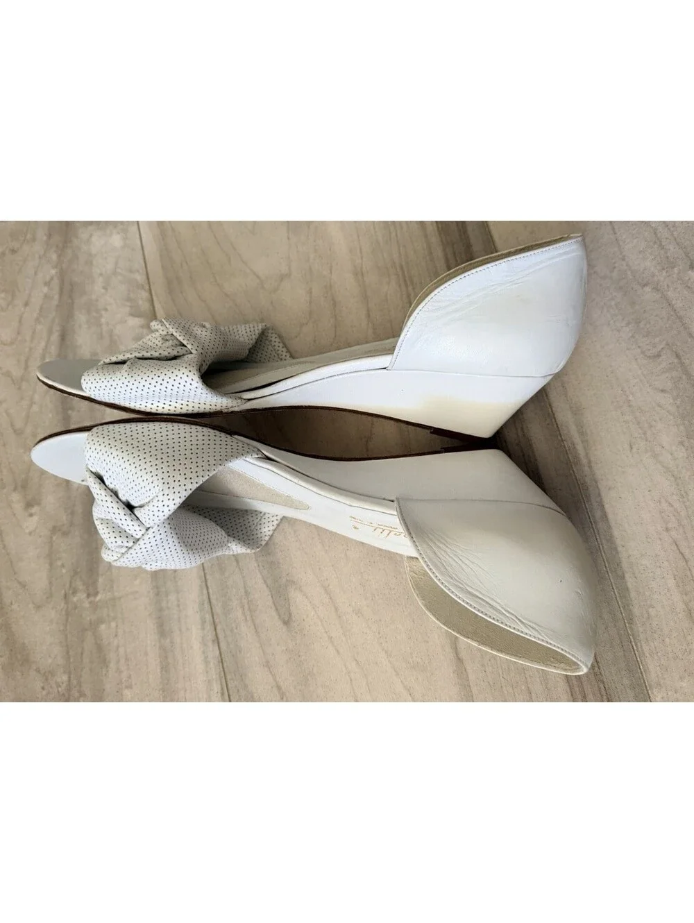 Julianelli Women's White leather Open toe Summer Sandals Low Heel Sz US 7 1/2 AA